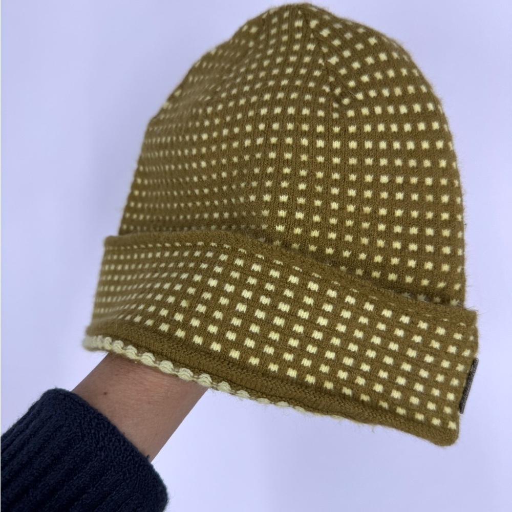 Burton beanie excellent condition